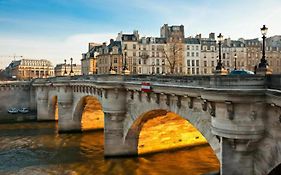 Unforgettable Stay In The Heart Of Paris